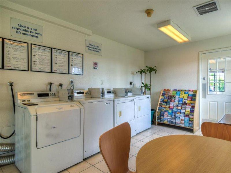 Motel 6-Escondido, Ca المظهر الخارجي الصورة