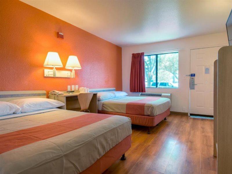Motel 6-Escondido, Ca المظهر الخارجي الصورة